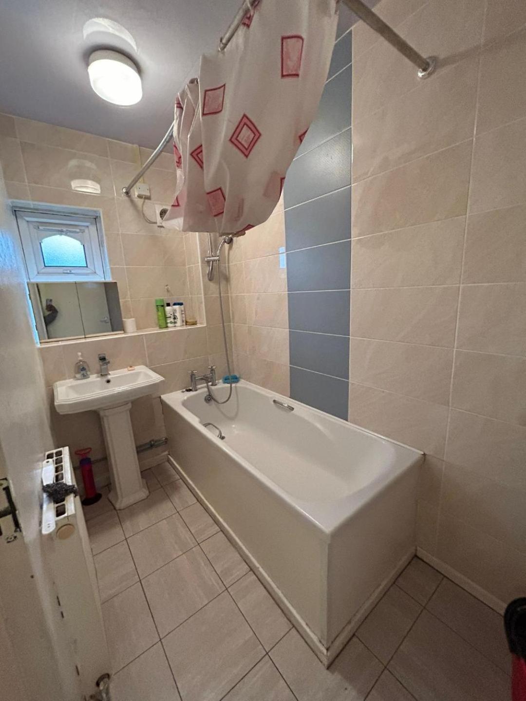 Entire Appartment Near Birmingham City エクステリア 写真