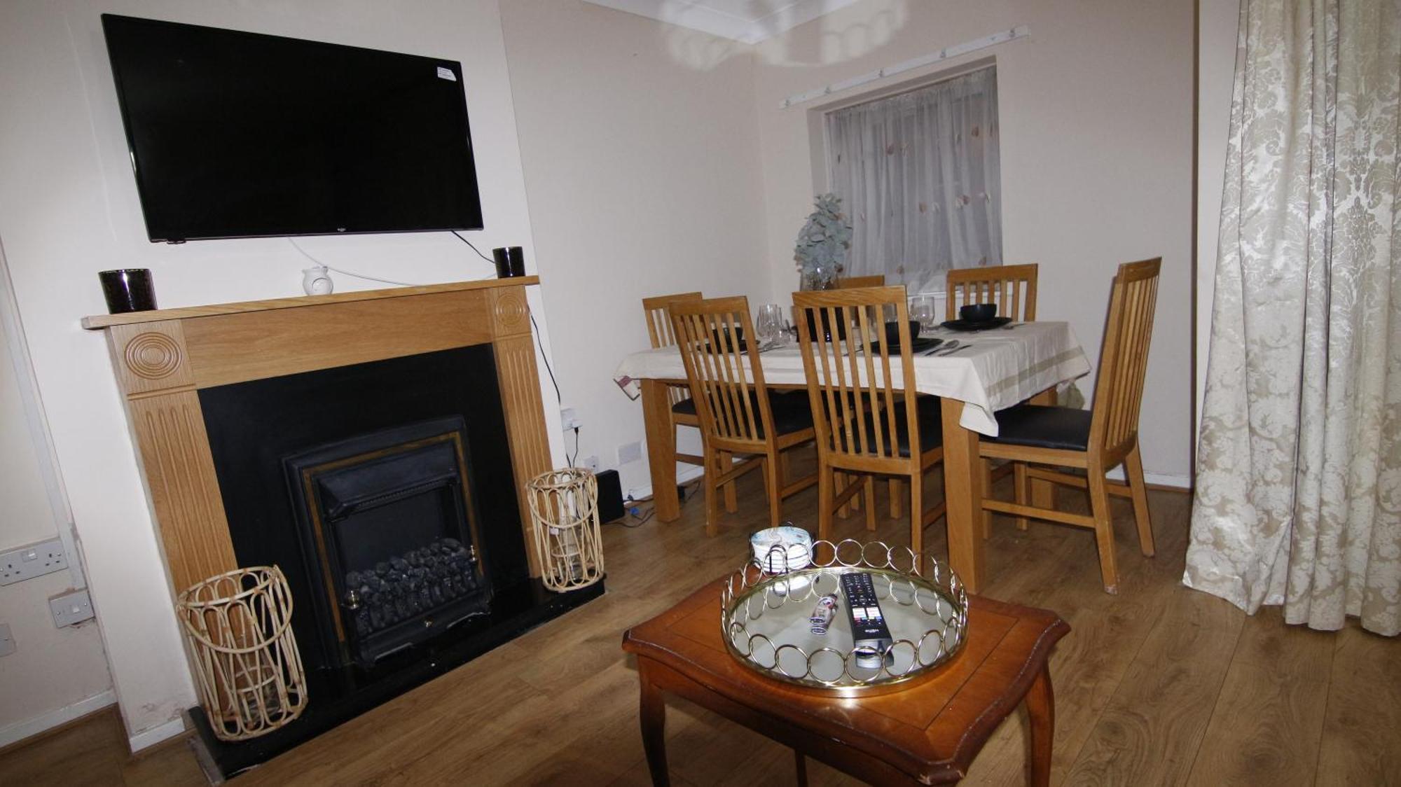 Entire Appartment Near Birmingham City エクステリア 写真